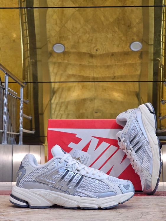 کتونی Adidas Response CL ویتنام اصل | سایز 40 تا 45 | کیفیت درجه‌یک وارداتی / فروش تکی و عمده