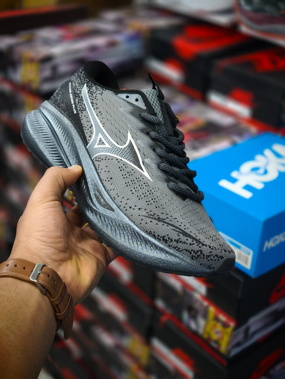 کفش میزانو Mizuno مدل Astro Plus | سبک، راحت و زیبا | سایز ۴۰ الی ۴۵