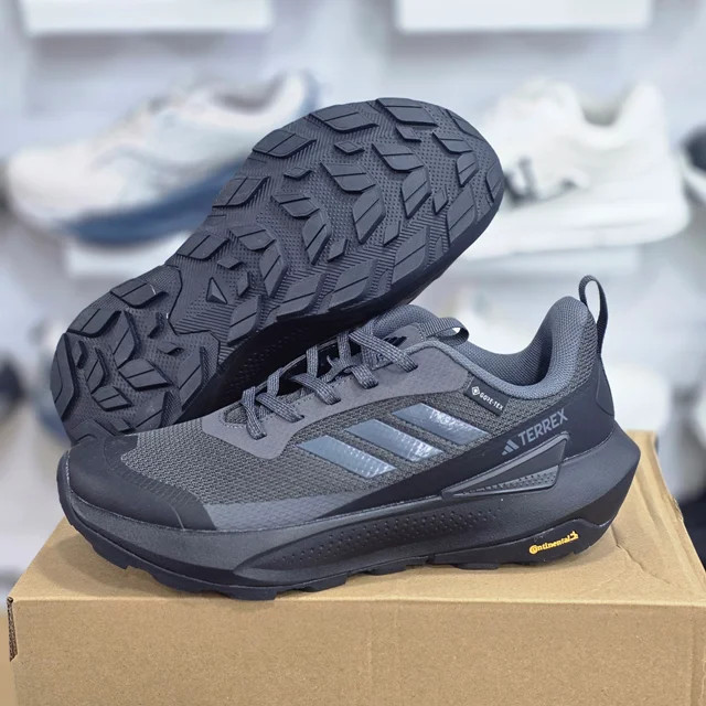 کتونی آدیداس تیرکس مدل گورت /adidas terrex / ساخت ویتنام وارداتی/ سایز 40 الی 45 / کیفیت مستر کوالیتی A تضمین کیفیت /فروش تکی و عمده /