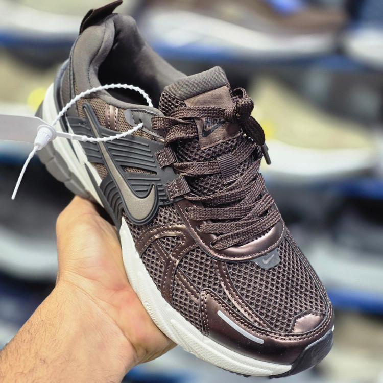 کتونی نایک مدل Nike V2K Run - طراحی سبک، راحتی بی‌نظیر کیفیت بالا