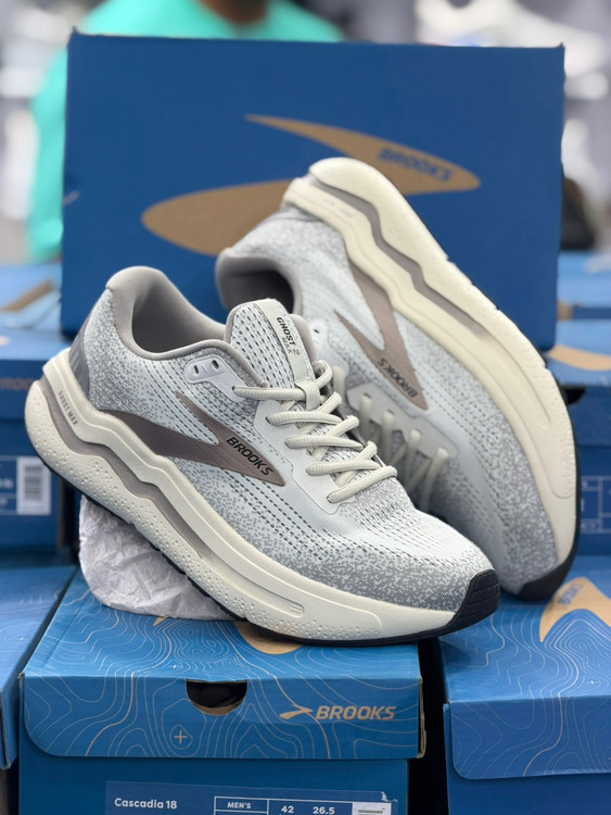 کتونی رانینگ بروکس گاست مکس ۲ (Brooks Ghost Max 2) - راحتی بی‌نظیر برای پیاده‌روی و دویدن / سایز 40 الی 45/ فروش عمده ‌و تکی