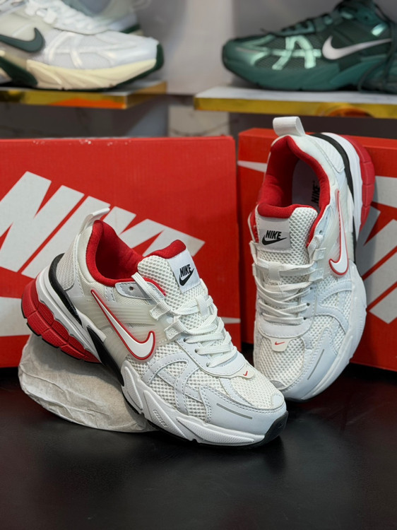 کفش اسپرت نایک مدل V2K Run – ترکیبی از استایل رترو و راحتی مدرن/ ویتنام سایز 40 الی 45