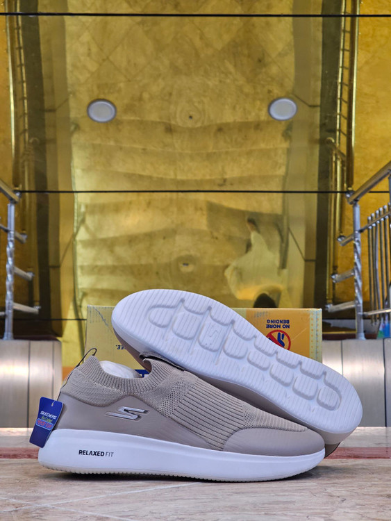 کتانی اسکیچرز (Skechers) مدل Hands Free Slip-ins - رویه بافت تنفس‌پذیر  - سری Relaxed Fit / سایز 40 الی 45/فروش عمده ‌و تکی