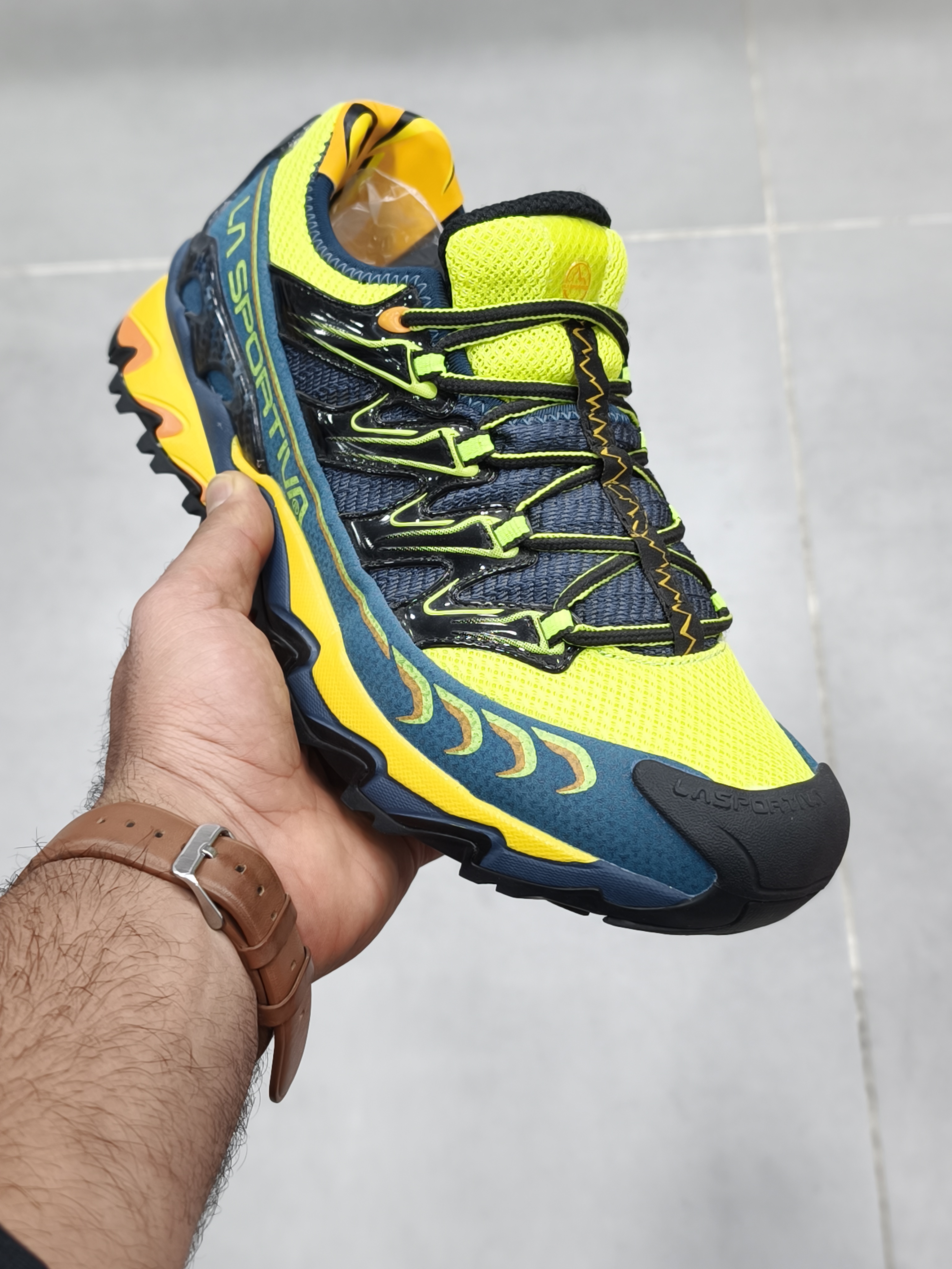 کفش کتونی لاسپورتیوا اکاشا ساخت کشور ایتالیا سایز / 40 تا 45 / La sportiva Akasha