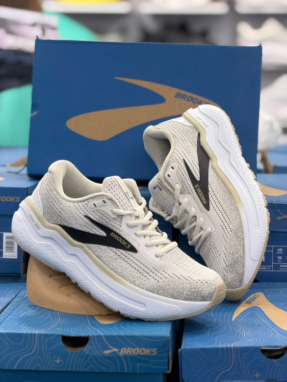 کتونی رانینگ بروکس گاست مکس ۲ (Brooks Ghost Max 2) - راحتی بی‌نظیر برای پیاده‌روی و دویدن / سایز 40 الی 45/ فروش عمده ‌و تکی