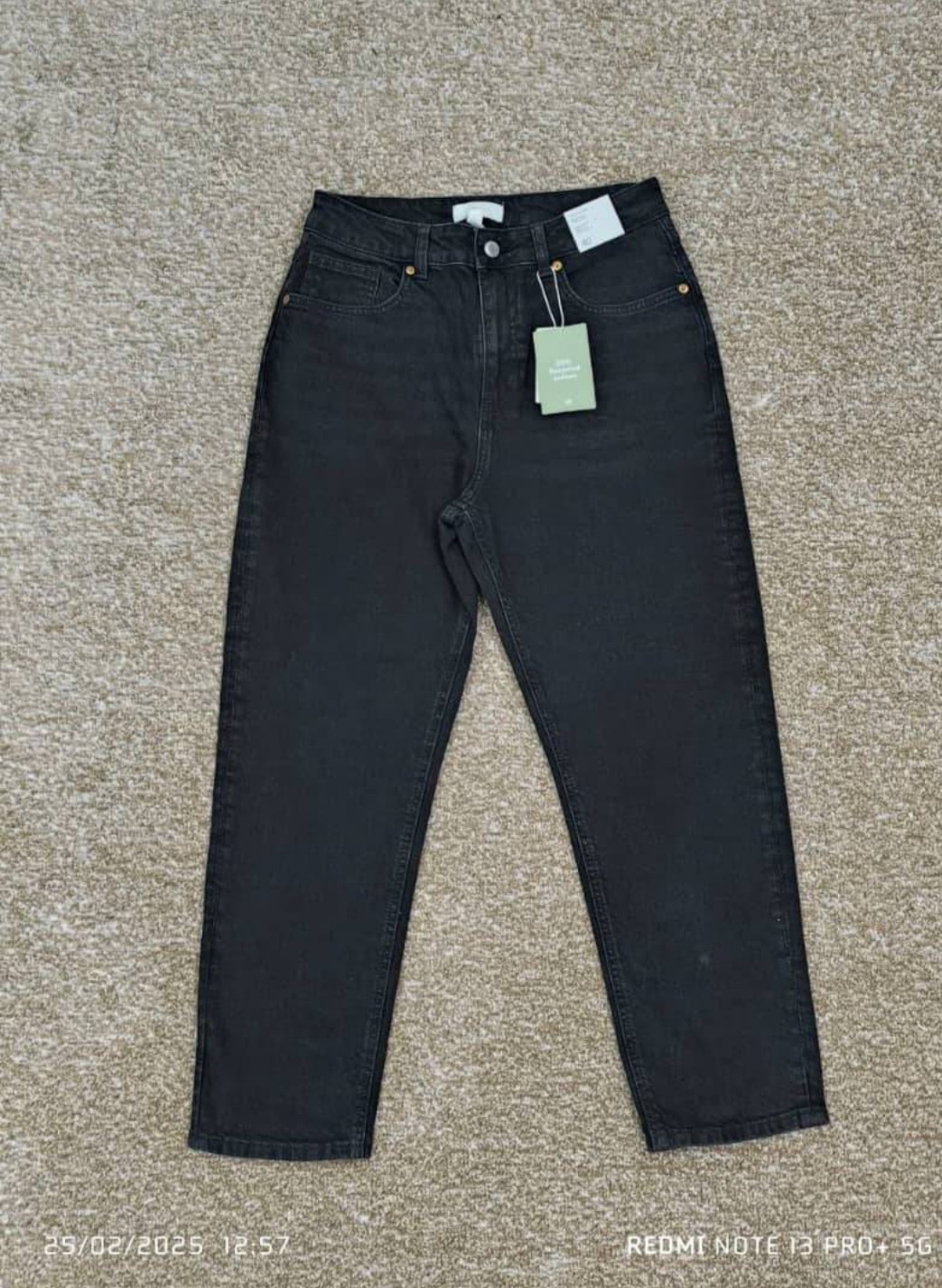 شلوار جین اورجینال زنانه مام‌فیت H&M Original – مدل Mom Fit Premium – رنگ ذغالی / سایز ایرانی 34 تا 46/ و قد 90