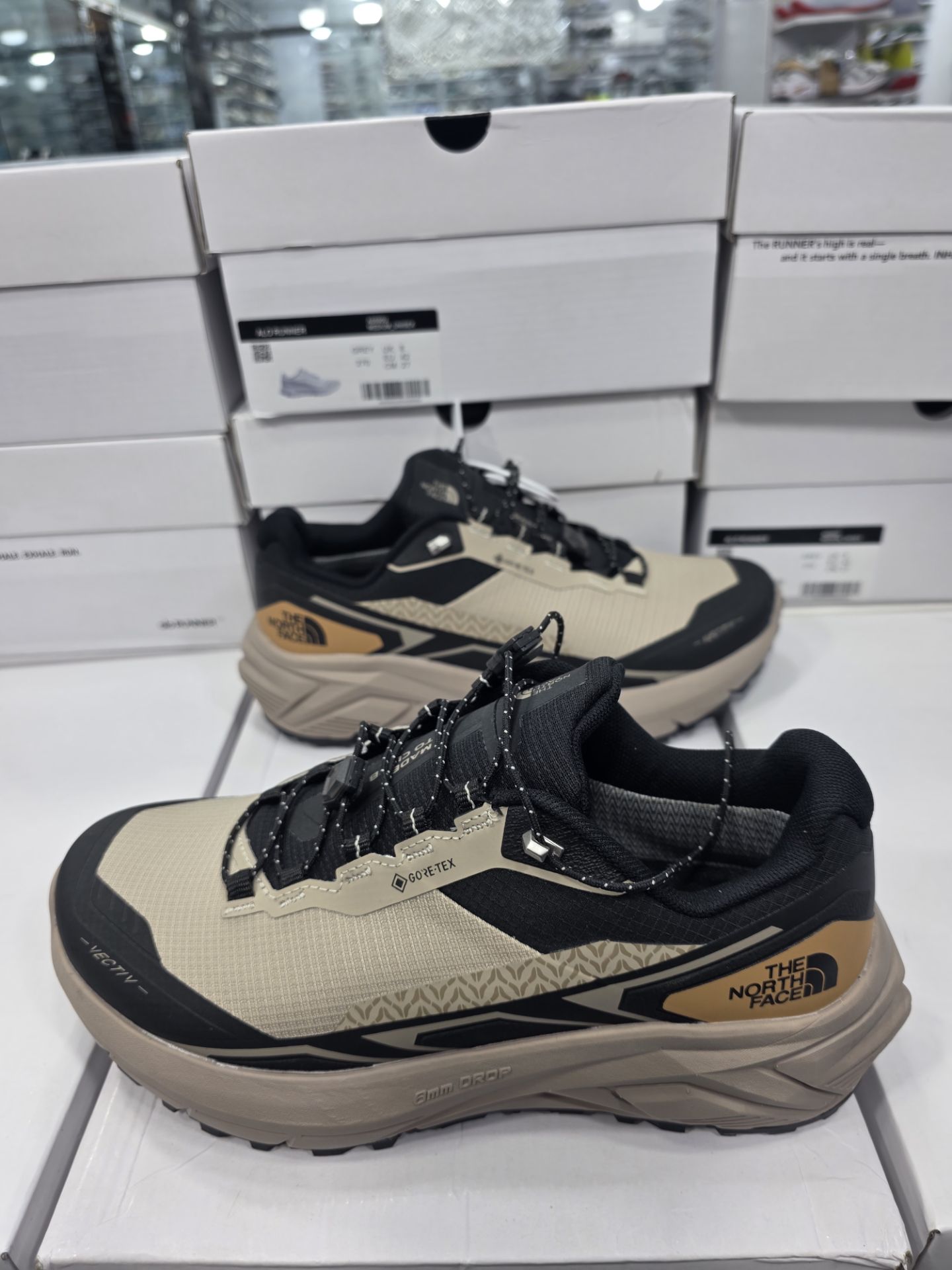 کفش نورث فیس  مخصوص دویدن و کوه نوردی The North Face Vectiv / سایز 40 الی 45/