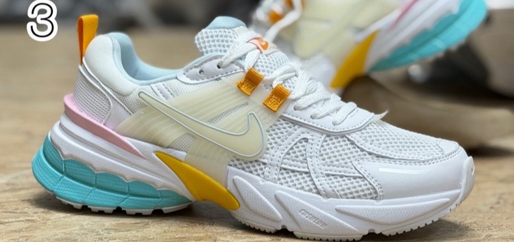 کتونی نایک وی تو کی Nike V2k Run /سایز 37الی40/ساخت ویتنام | باجعبه بارکد دار/بالاترین کیفیت درجه ۱