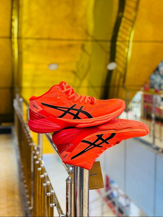 کفش کتونی والیبالی اسیکس مستر کوالیتی/سایز 40 الی 46/Asics Indoor Sky Elite /