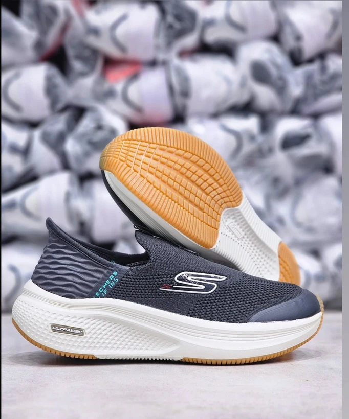 کفش طبی اسکیچرز  /سایز 40 الی 45/Skechers Slip _Ins Ultra Go Sole Memory Foam/