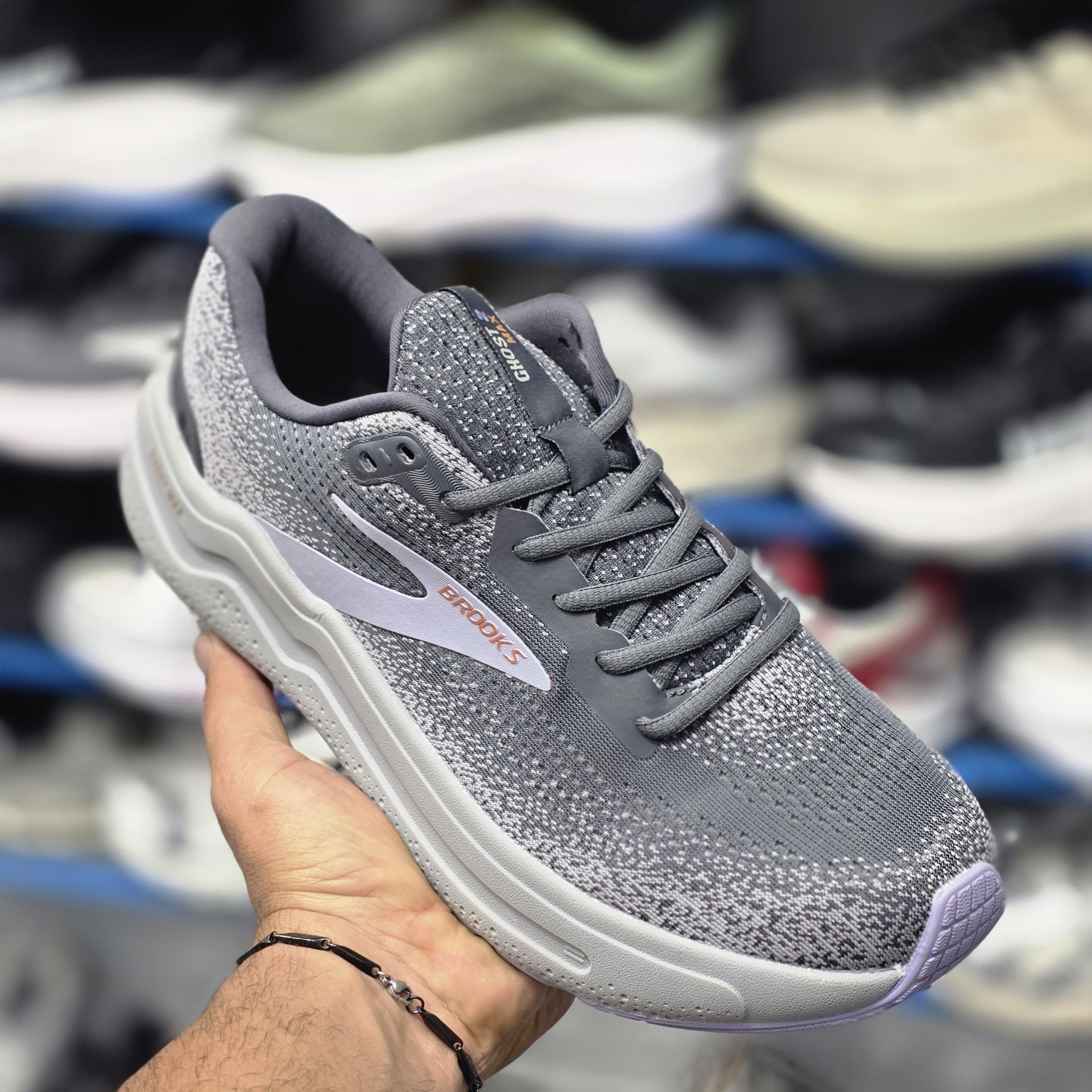 کتونی بروکس گاست مکس 2 /Brooks Ghost Max 2/سایز 40 تا 45/ فروش تکی و عمده