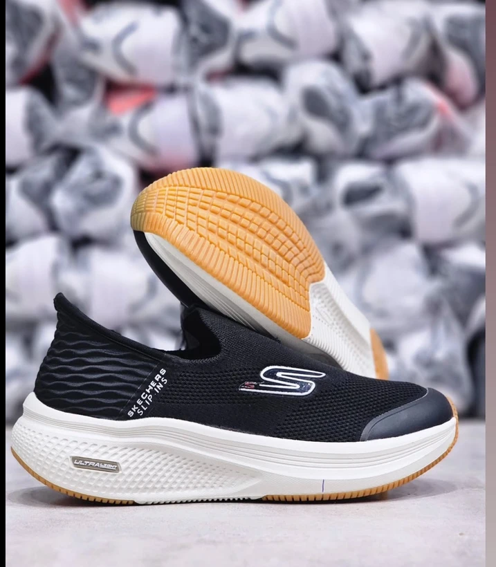 کفش طبی اسکیچرز  /سایز 40 الی 45/Skechers Slip _Ins Ultra Go Sole Memory Foam/