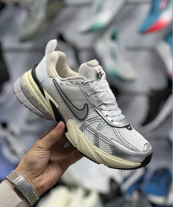 کتونی نایک وی تو کی ران | Nike V2K Run – کتانی اسپرت زنانه و مردانه (سایز 38 الی 45)