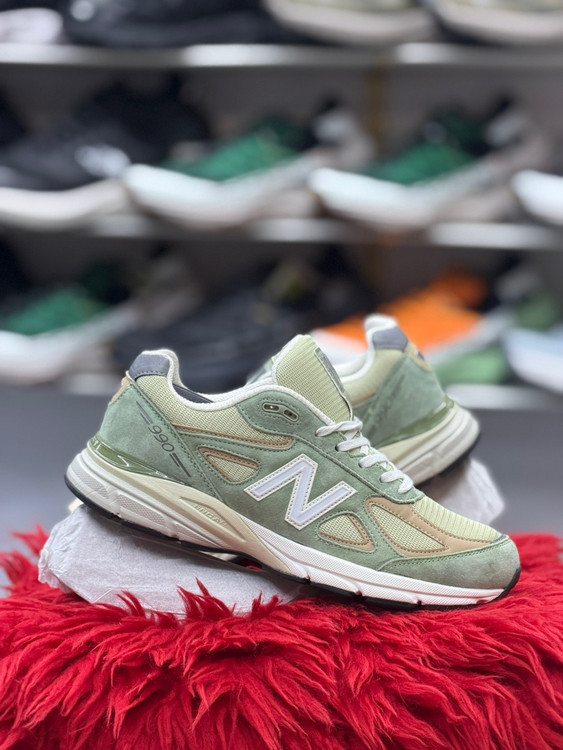 کفش نیوبالانس مدل ۹۹۰ (New Balance 990) - کیفیت مستر کوالیتی -  /سایز 40 الی 45/ فروش عمده و تک