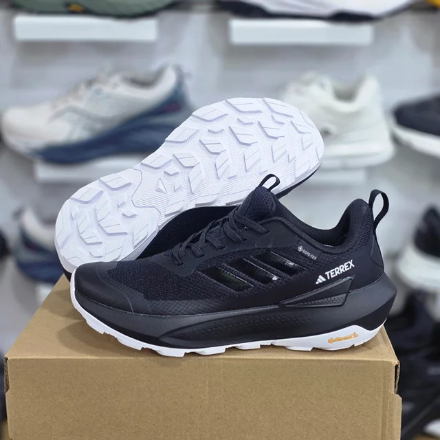 کتونی آدیداس تیرکس مدل گورت /adidas terrex / ساخت ویتنام وارداتی/ سایز 40 الی 45 / کیفیت مستر کوالیتی A تضمین کیفیت /فروش تکی و عمده /