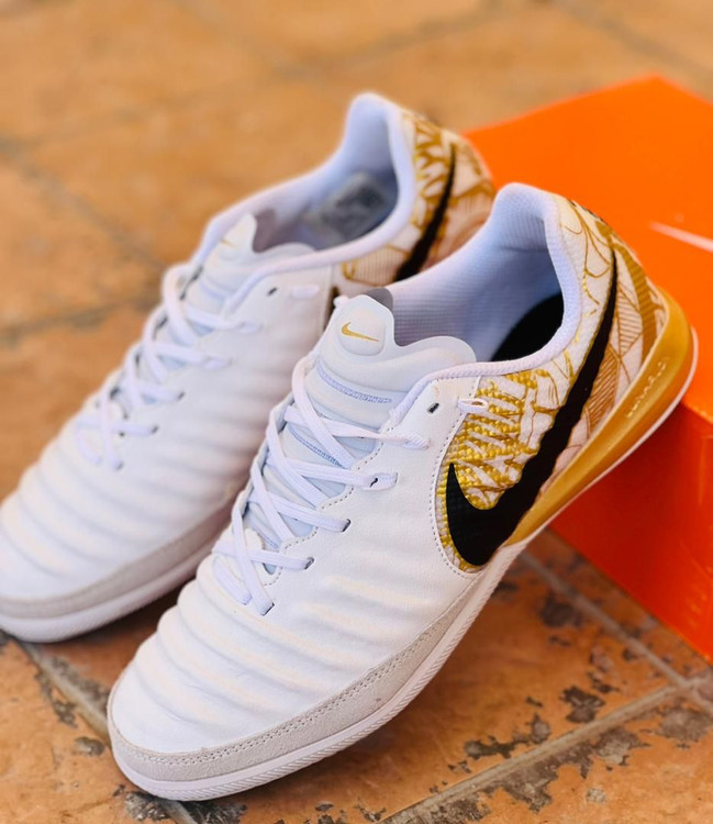 کتونی سالنی نایک تمپو ایکس Nike Tiempo سفید | کفش فوتسال وارداتی سایز 41 تا 45