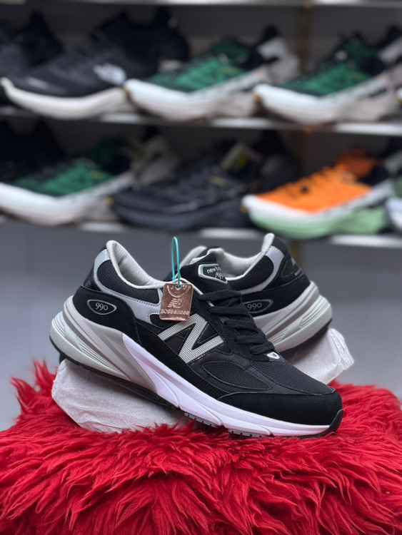 کفش نیوبالانس مدل ۹۹۰ (New Balance 990) - کیفیت مستر کوالیتی - /سایز 40 الی 45/ فروش عمده و تک