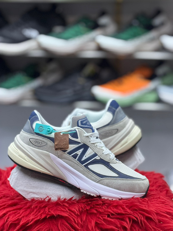 کفش نیوبالانس مدل ۹۹۰ (New Balance 990) - کیفیت مستر کوالیتی -  /سایز 40 الی 45/ فروش عمده و تک