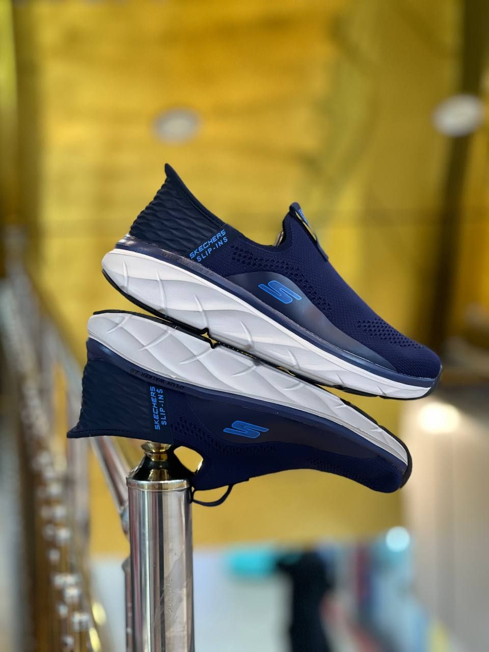 کتونی رانینگ و پیاده روی اسکیچرز / Skechers Slip Ins / اسلیپ طبی و سبک و راحت / سایز 40 تا 45 /