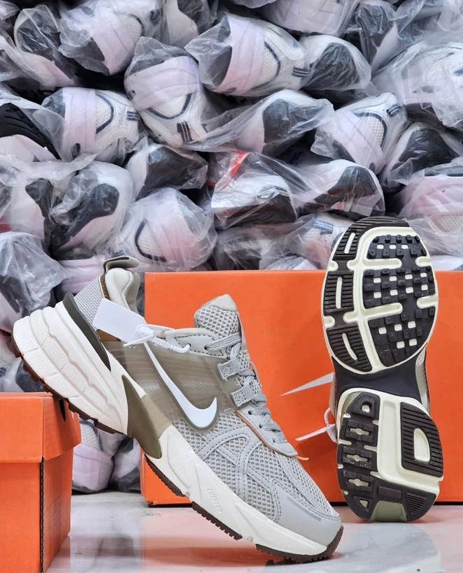 کتونی نایک V2K Run | کفش اسپرت Nike V2K Run مناسب استایل روزمره و پیاده‌روی / سایز 37 الی ۴۵/