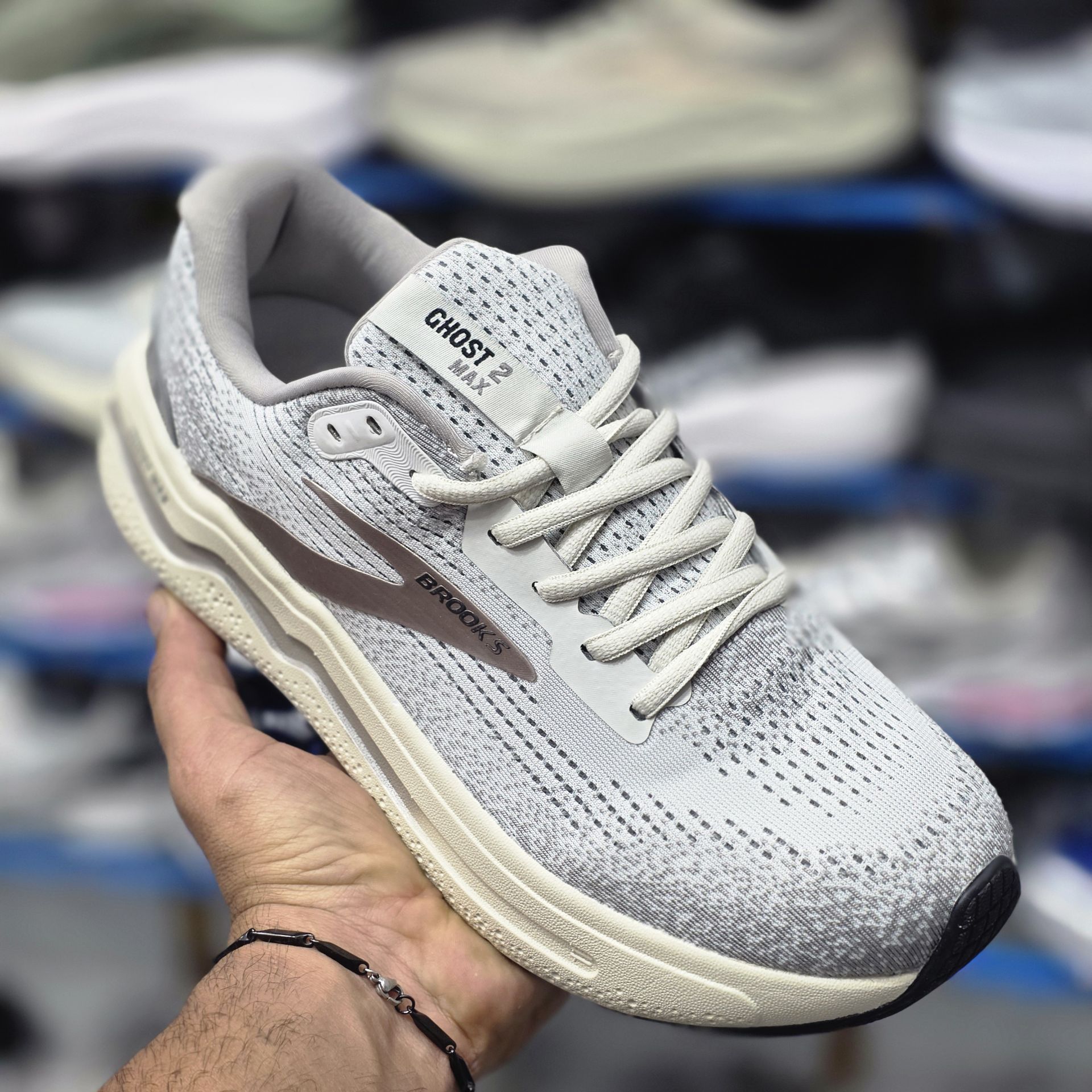 کتونی بروکس گاست مکس 2 /Brooks Ghost Max 2/سایز 40 تا 45/ فروش تکی و عمده