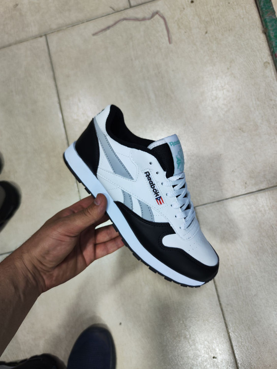 کفش کتونی ریباک Reebok مستر کوالیتی A / سایز ۴۰ الی ۴۵ / ساخت ویتنام / فروش ویژه به صورت تک و عمده /