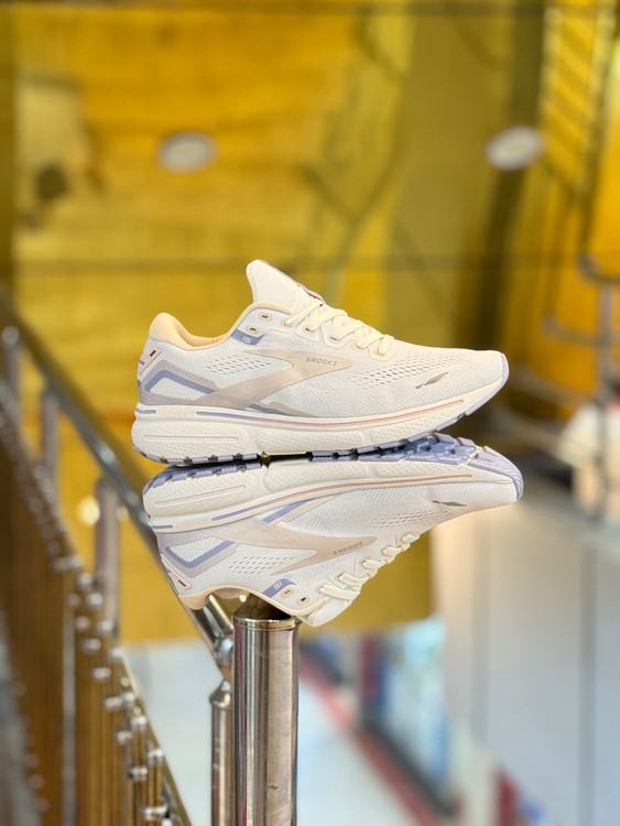 کفش پیاده‌روی و دویدن بروکس گاست ۱۵ (Brooks Ghost 15) – کیفیت مستر کوالیتی ویتنام /سایز 36 الی 45/ فروش تک و عمده