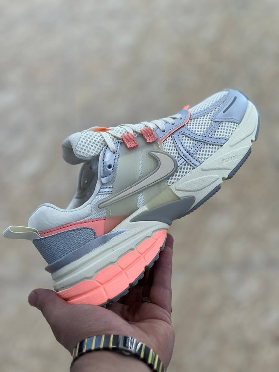 کتونی نایک مدل Nike V2K Run - طراحی سبک، راحتی بی‌نظیر کیفیت بالا