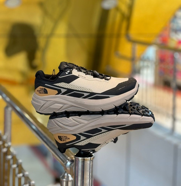 کتونی تریل رانینگ ویتنام نورث فیث the north face / ضد آب و گورتکس / زیره ویبرام / طبیعت‌گردی و شهری / ضمانت کیفیت کالا / سایز ۴۰ الی ۴۵/ساخت ویتنام/فروش تکی و عمده
