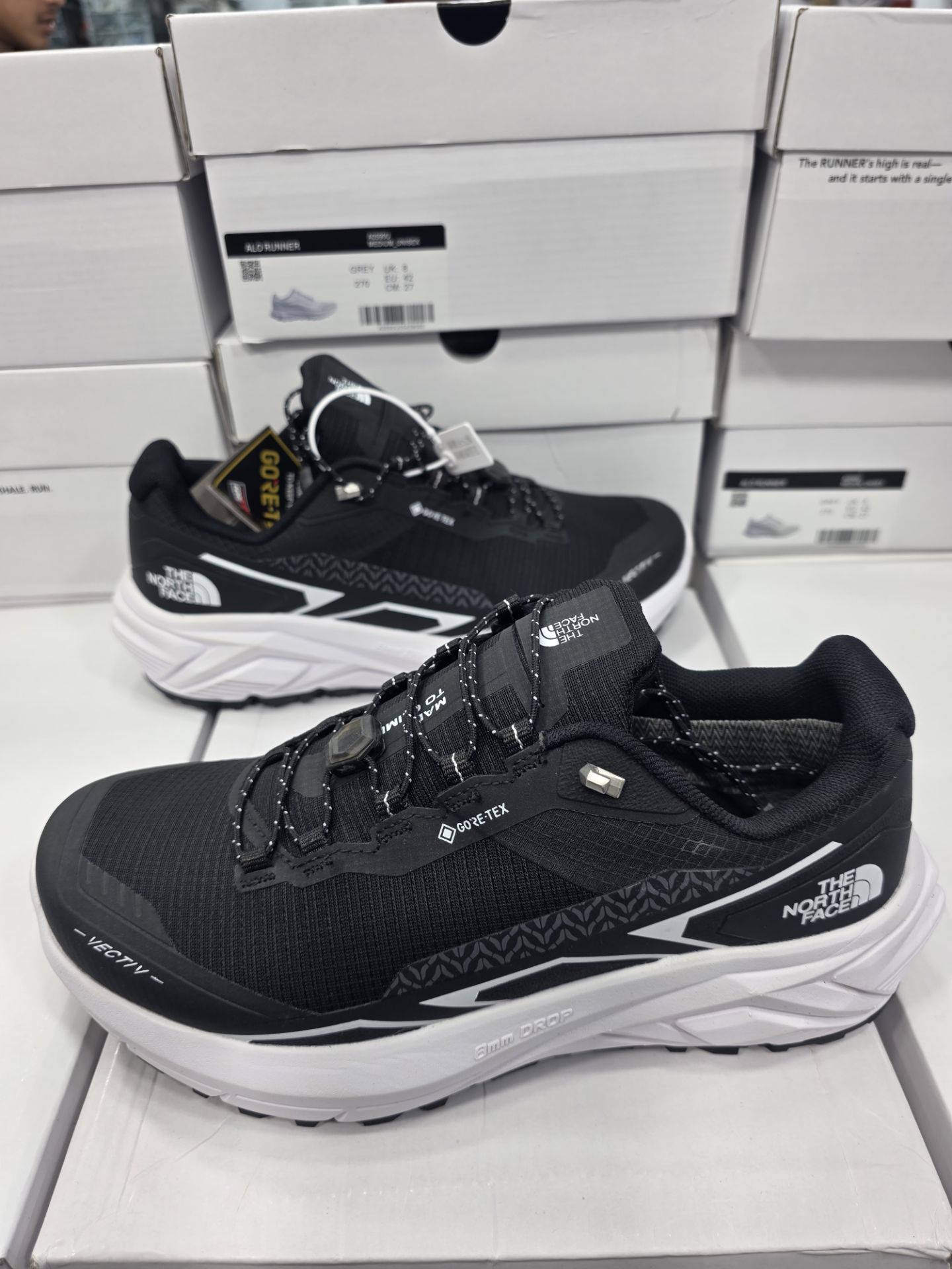 کفش نورث فیس  مخصوص دویدن و کوه نوردی The North Face Vectiv / سایز 40 الی 45/