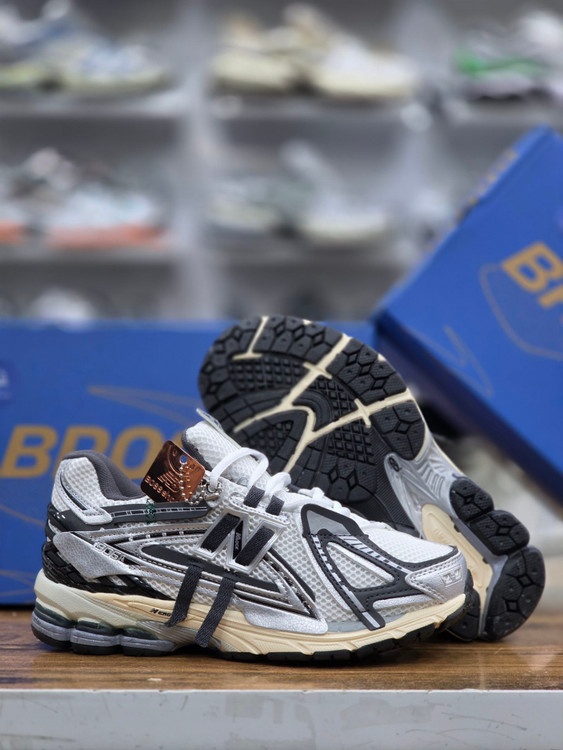 کتونی نیوبالانس 1906 (New Balance 1906) سایز 40 تا 45 ـ ساخت ویتنام ـ فروش تکی و عمده