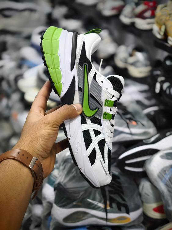 کفش کتونی نایک وی تو کی /سایز 40 الی 45/Nike V2k Run/