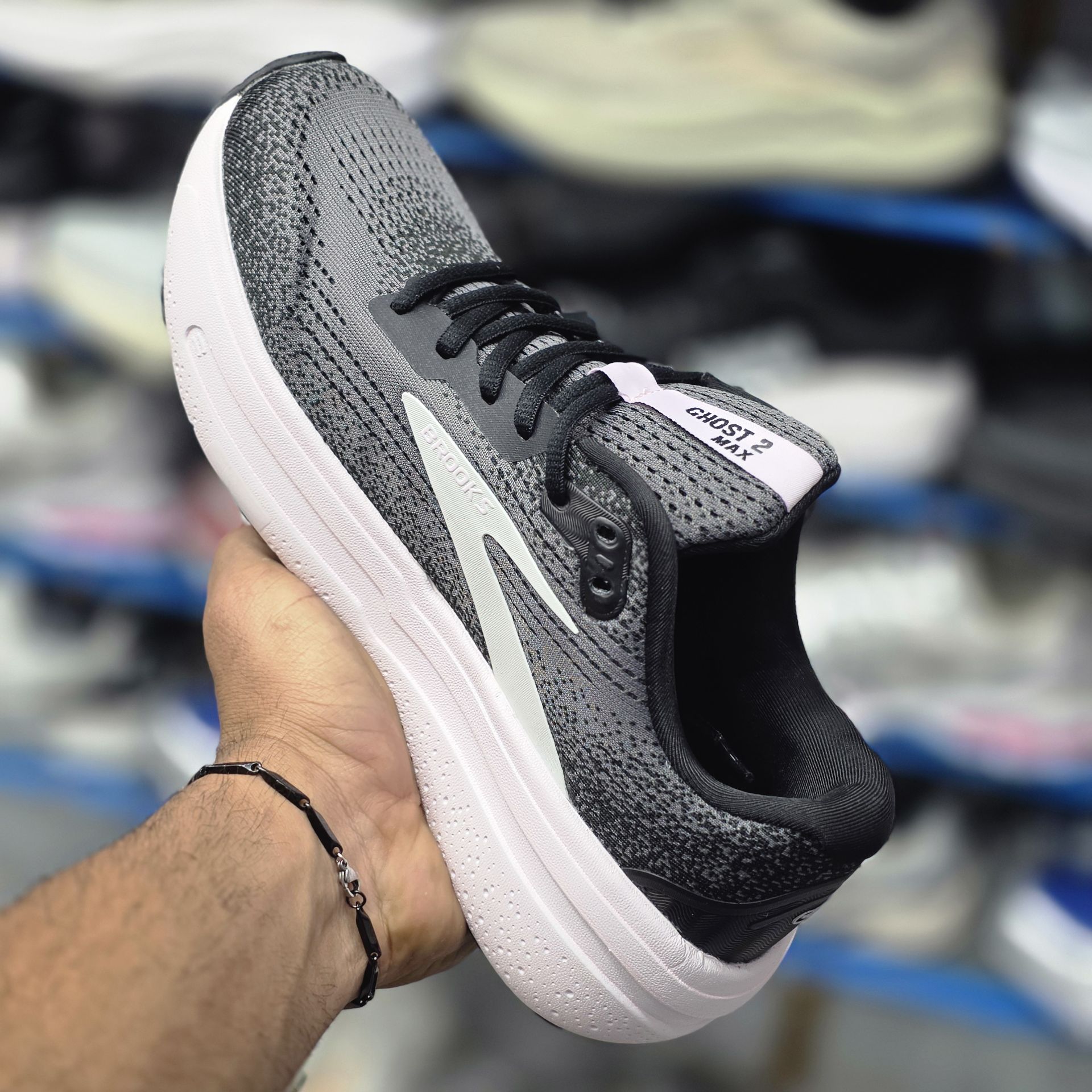 کتونی بروکس گاست مکس 2 /Brooks Ghost Max 2/سایز 40 تا 45/ فروش تکی و عمده
