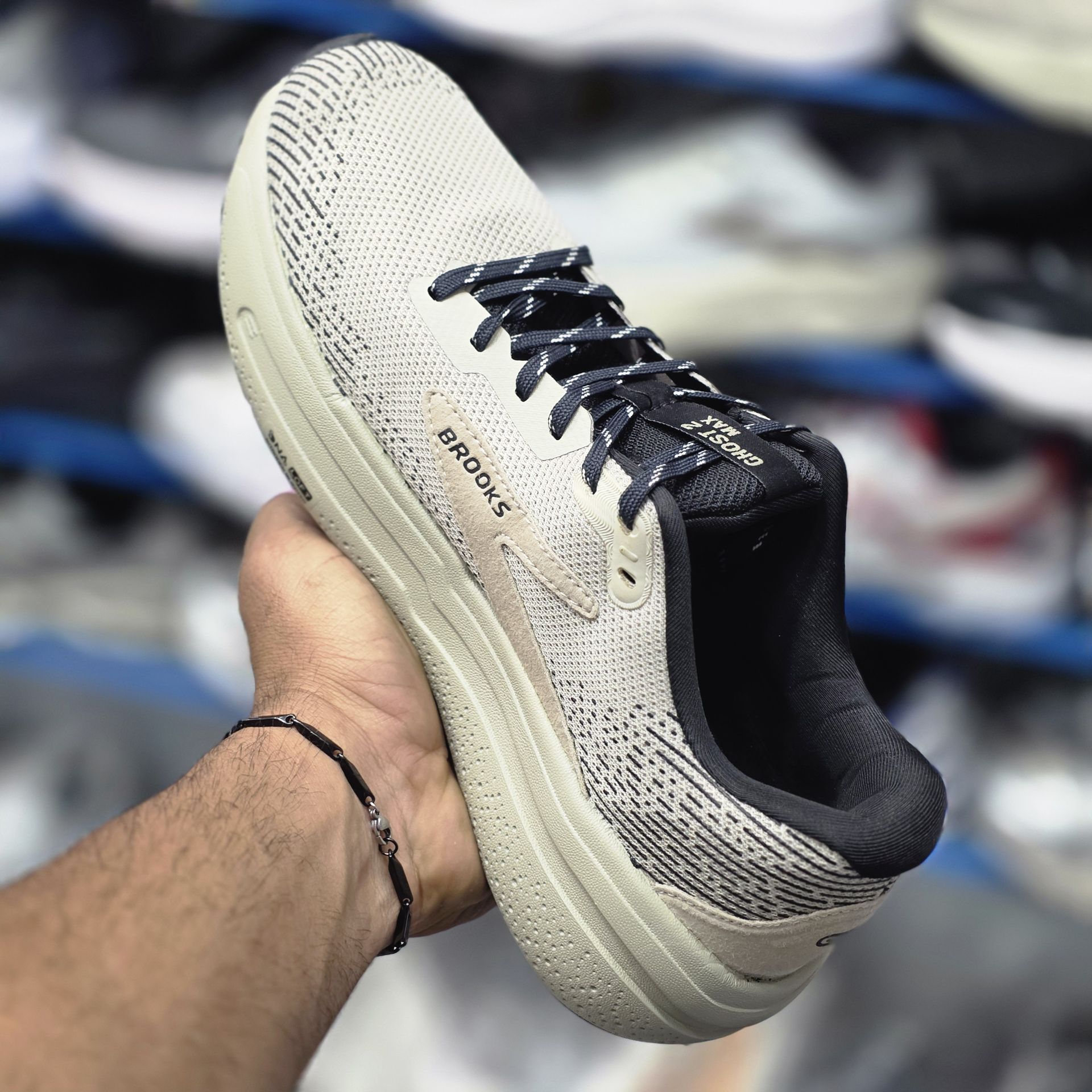 کتونی بروکس گاست مکس 2 /Brooks Ghost Max 2/سایز 40 تا 45/ فروش تکی و عمده