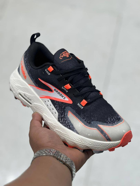 کتونی بروکس کاسکادیا 18 مسترکوالیتی / Brooks Cascadia 18 / سایز 40 تا 45 /