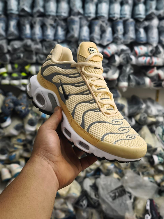 کفش کتونی نایک ایرمکس تی ان پلاس مسترکوالیتی / سایز 40 الی 46 /Nike Air Max TN Plus /