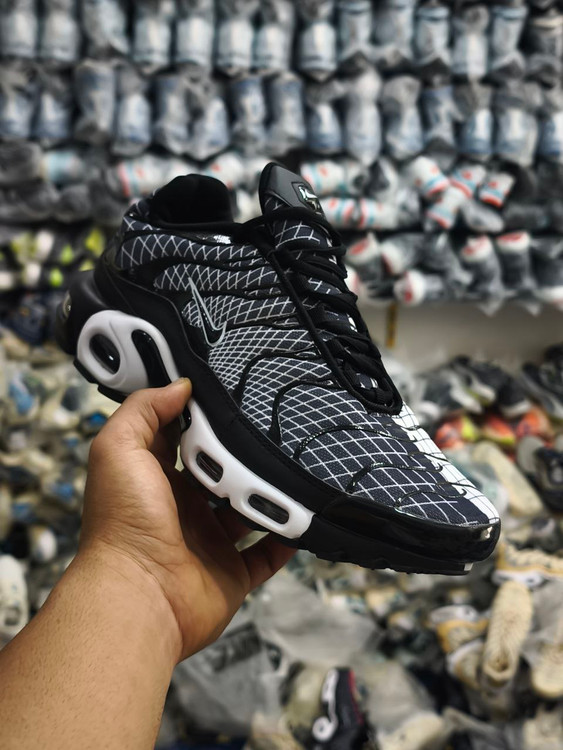 کفش کتونی نایک ایرمکس تی ان پلاس مسترکوالیتی / سایز 40 الی 46 /Nike Air Max TN Plus /