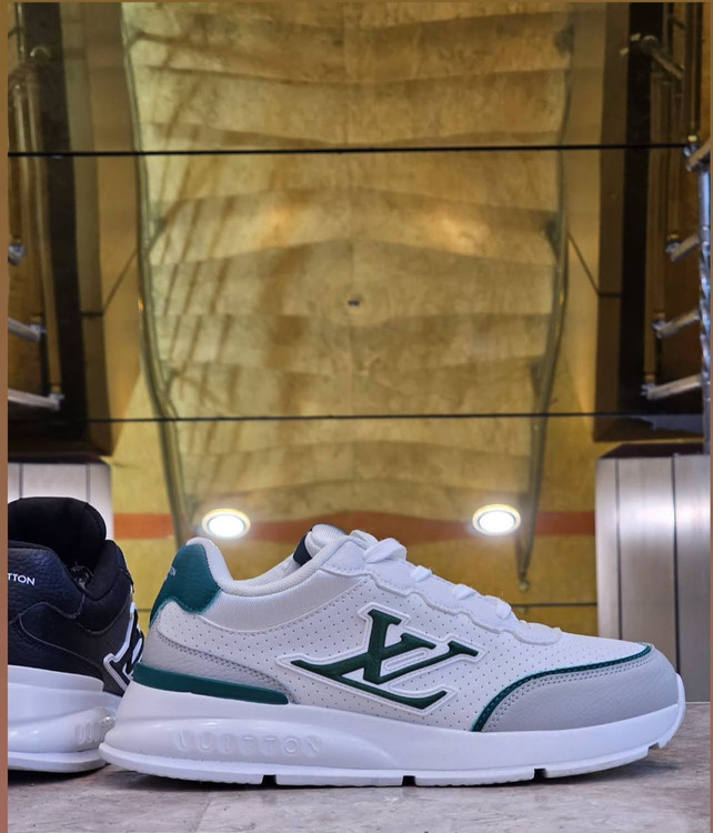 کفش کتونی کلاسیک لوکس **Louis Vuitton LV Classic ضدآب | رویه چرم طبیعی | سایز 40 تا 45