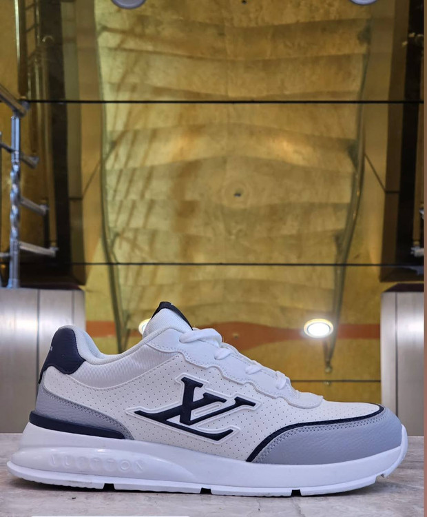کفش کتونی کلاسیک لوکس **Louis Vuitton LV Classic ضدآب | رویه چرم طبیعی | سایز 40 تا 45