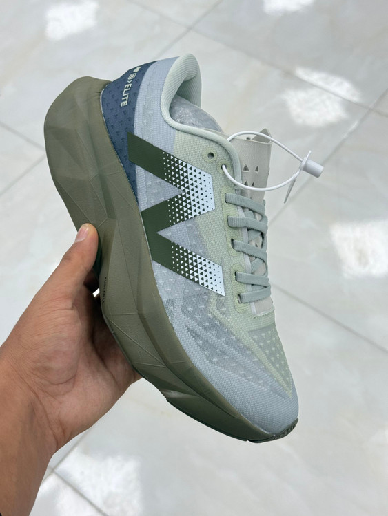 کفش کتونی نیوبالانس الیت / new balance elite / سایز 40 تا 45 / ساخت ویتنام / دارای ضمانت