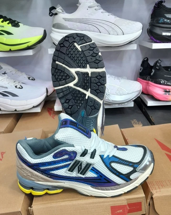 کتونی نیوبالانس 1906 مسترکوالیتی /سایز ۴۰ الی ۴۵/New Balance 1906/