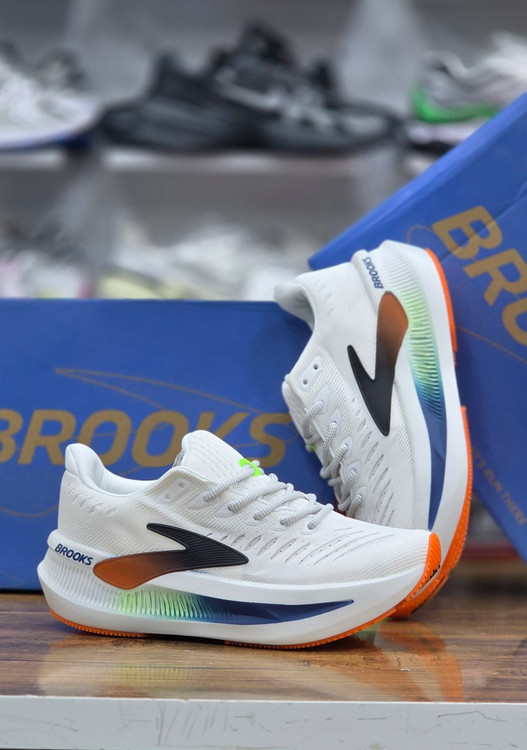 کفش کتونی پیاده روی و رانینگ بروکس گلیسیرین مکس ۲ / Brooks Glyceri max 2 / ضمانت کیفیت / ساخت ویتنام /جعبه و بارکد دار / سایز ۴۰الی ۴۵ /فروش به صورت  تکی و عمده