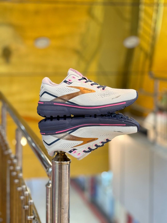کفش پیاده‌روی و دویدن بروکس گاست ۱۵ (Brooks Ghost 15) – کیفیت مستر کوالیتی ویتنام /سایز 36 الی 45/ فروش تک و عمده