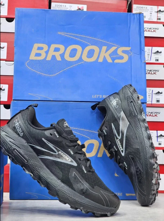کتونی بروکس کاسکادیا 18 مسترکوالیتی / Brooks Cascadia 18 / سایز 40 تا 45 /