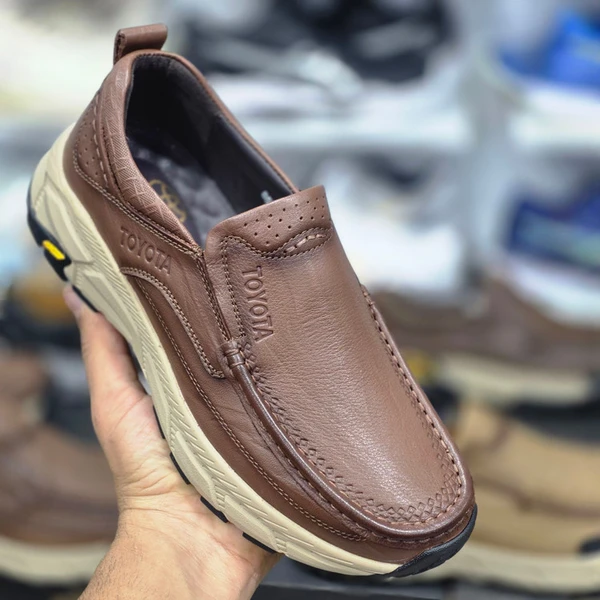 کفش کتونی تویوتا چرم وارداتی زیره طبی مسترکوالیتی | Toyota Leather Shoes /سایز 40 تا 45/
