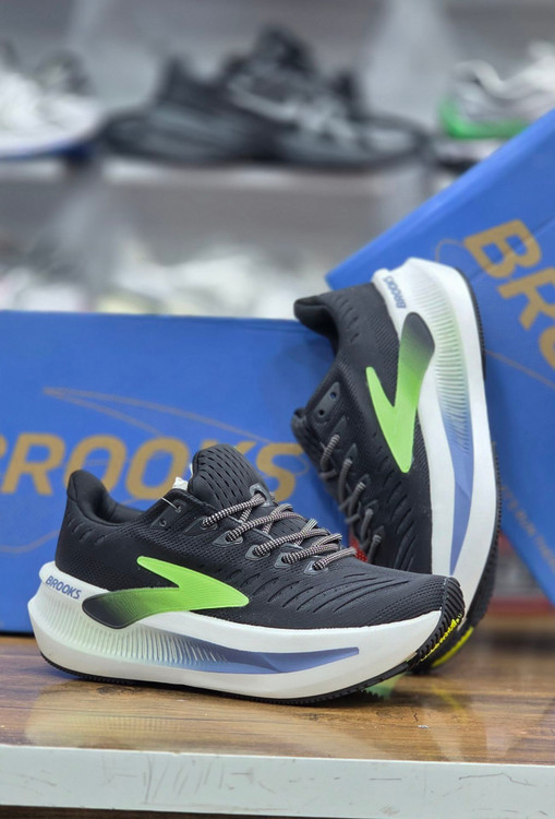 کفش کتونی پیاده روی و رانینگ بروکس گلیسیرین مکس ۲ / Brooks Glyceri max 2 / ضمانت کیفیت / ساخت ویتنام /جعبه و بارکد دار / سایز ۴۰الی ۴۵ /فروش به صورت  تکی و عمده