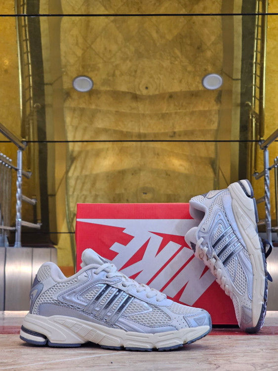 کتونی Adidas Response CL ویتنام اصل | سایز 40 تا 45 | کیفیت درجه‌یک وارداتی / فروش تکی و عمده