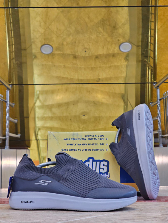 کتانی اسکیچرز (Skechers) مدل Hands Free Slip-ins - رویه بافت تنفس‌پذیر  - سری Relaxed Fit / سایز 40 الی 45/فروش عمده ‌و تکی