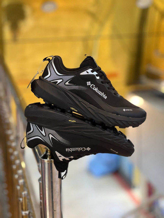 کتونی طبیعت گردی کلمبیا ضدآب مردانه/سایز 40 الی 45/Columbia GORE-TEX/