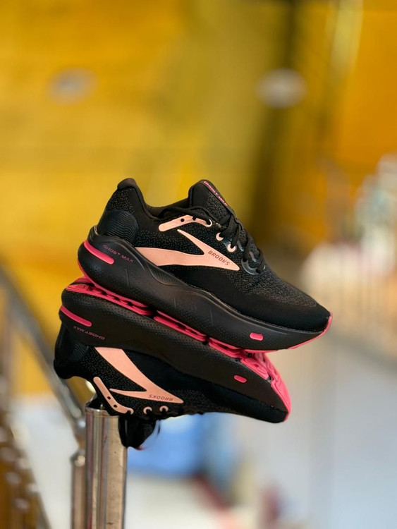 کتونی رانینگ بروکس گاست مکس مستر کیفیت Brooks Ghost Max - رنگ مشکی صورتی